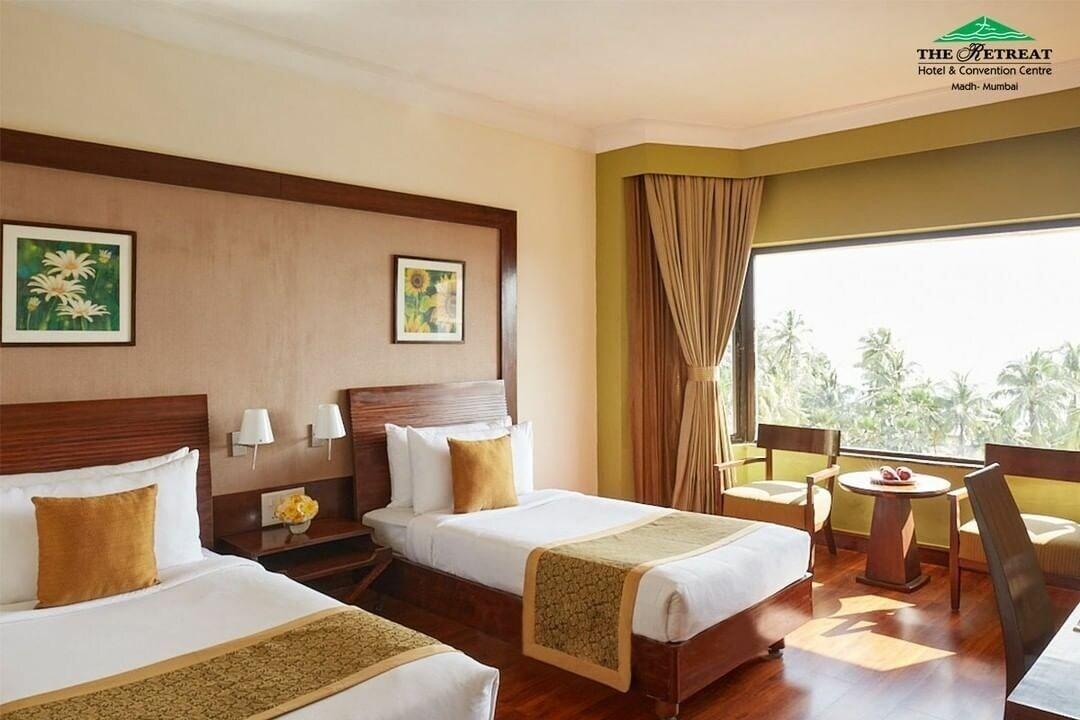 The Retreat Hotel & Convention Centre Мумбаи Экстерьер фото